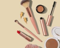 Subtle Berry Stains & Fluffy Brows: Minimal Makeup for Daily Confidence